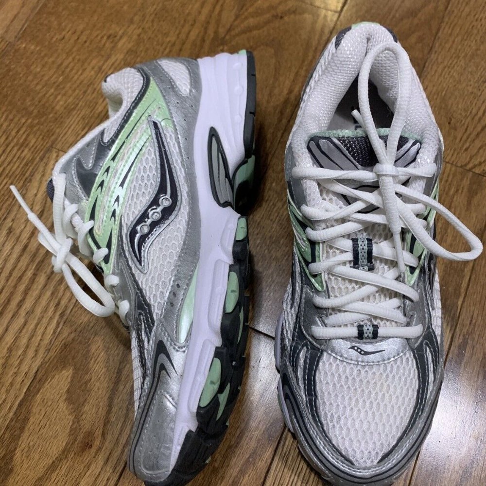 Size 9.5 - Saucony Ignition 4 Green